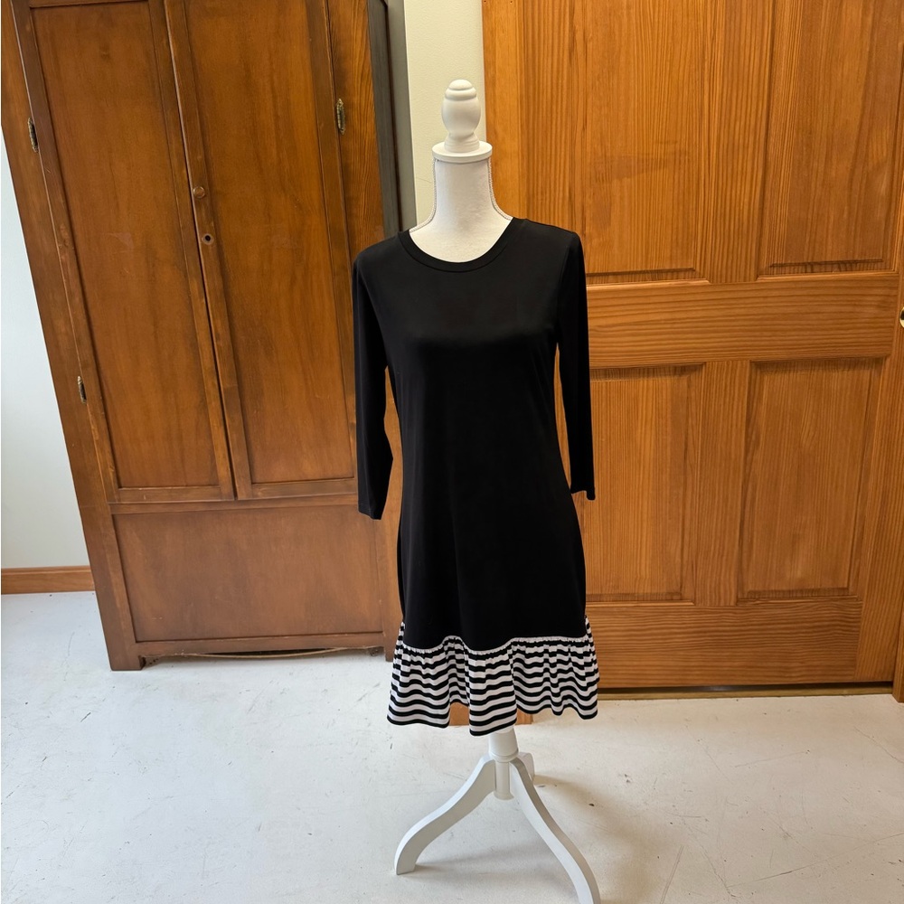 Michael Kors Dress Striped ruffleHem no size tag 18in pit L-37in ?rayon spandex